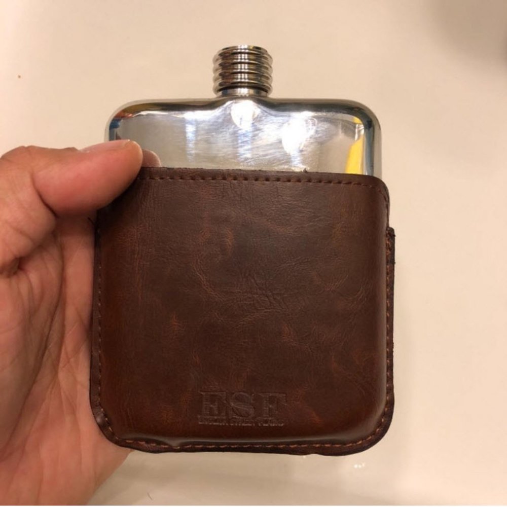 Stainless Steel 6oz Flask in vegan Leather Holster - Picture 5 of 8